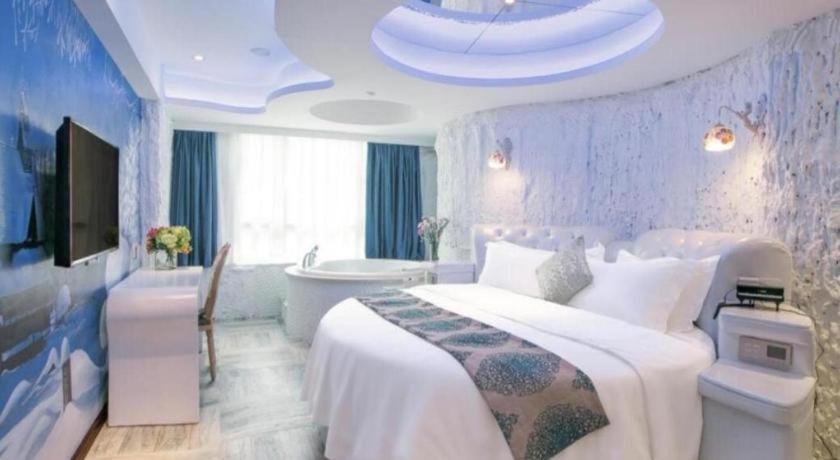 Vienna Hotel - Shenzhen Dongmen Hubei Metro Station Exterior photo
