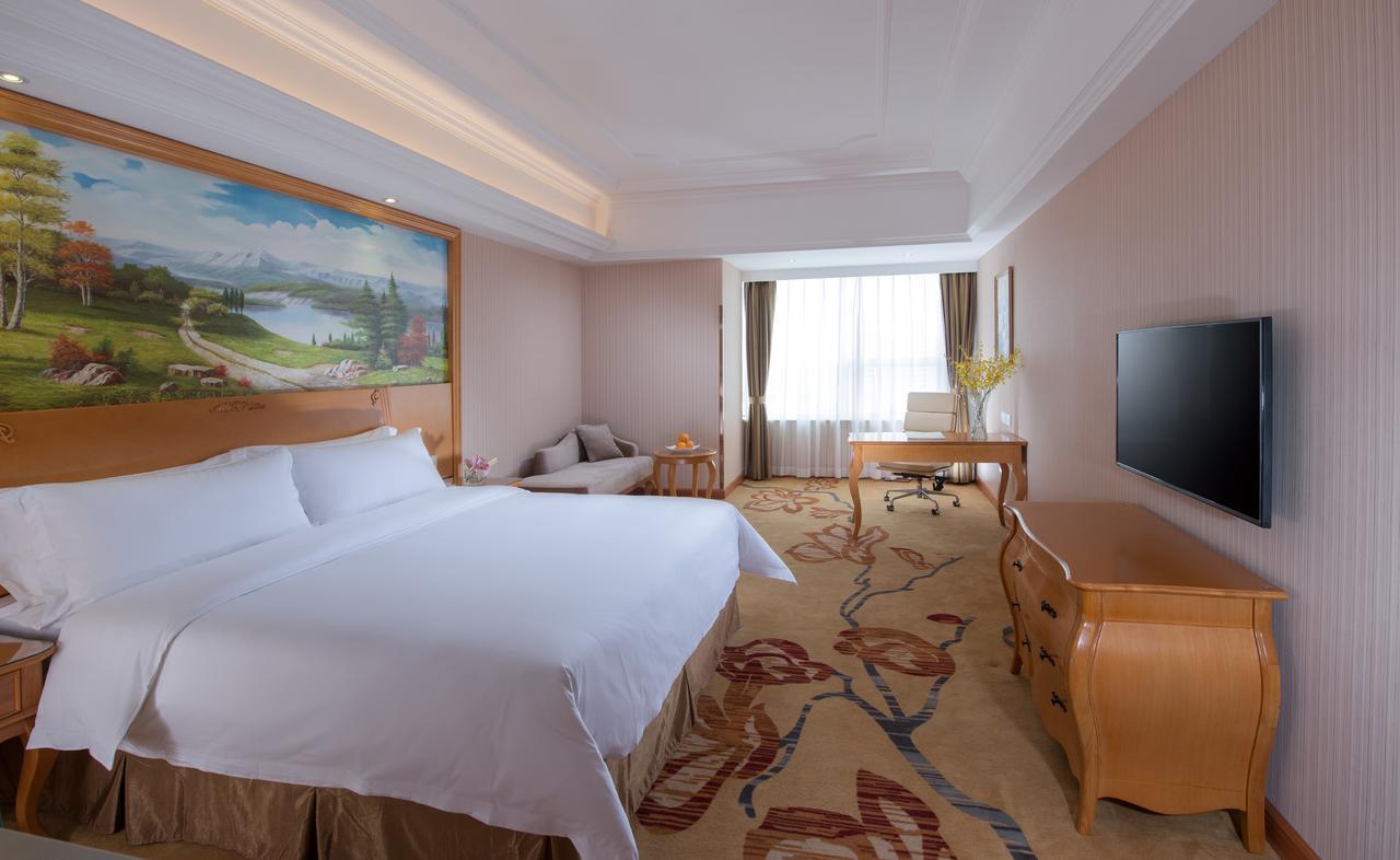 Vienna Hotel - Shenzhen Dongmen Hubei Metro Station Exterior photo